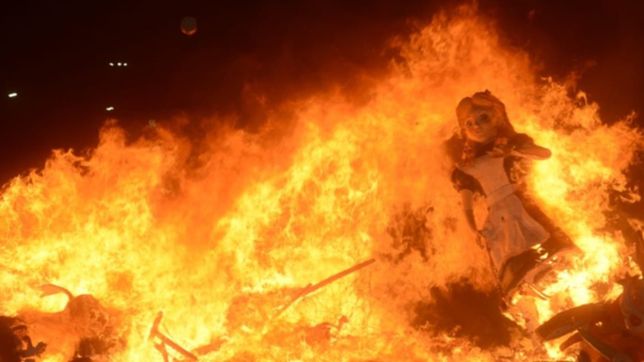 otro grupo de munecos de la plata no participara de la quema de momos de fin de ano