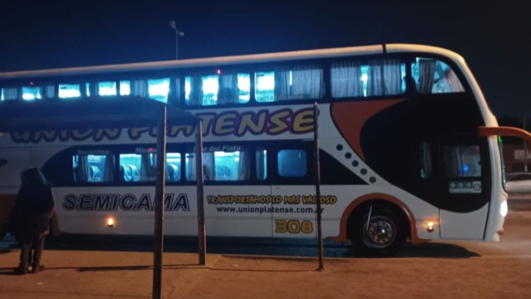 Terror a bordo de un micro en La Plata: intentaron asaltar a pasajeros a punta de pistola