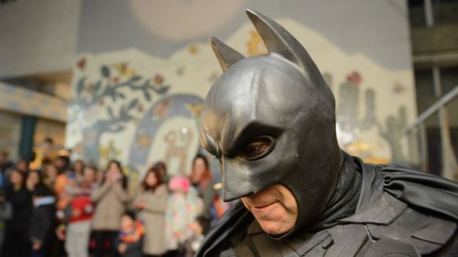 el batman solidario de la plata se puso el traje por ultima vez: es hora de devolvertelo