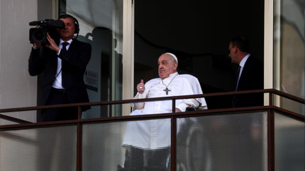 La dura revelación del cirujano del papa Francisco: Estuvo dos veces a punto de morir