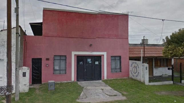 entro a una iglesia evangelica de la plata, ataco al pastor y le robo a los fieles