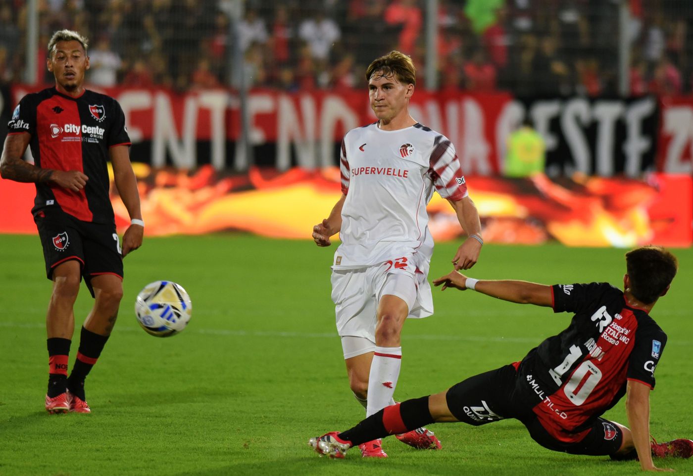 Estudiantes Newells Amondarain