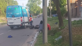 un repartidor de la plata sufrio un extrano accidente, se fracturo el craneo y lucha por su vida un repartidor de la plata sufrio un extrano accidente, se fracturo el craneo y lucha por su vida