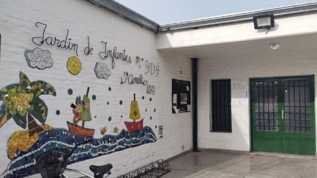 asaltaron un jardin de berisso y se llevaron tablets, microfonos y parlantes