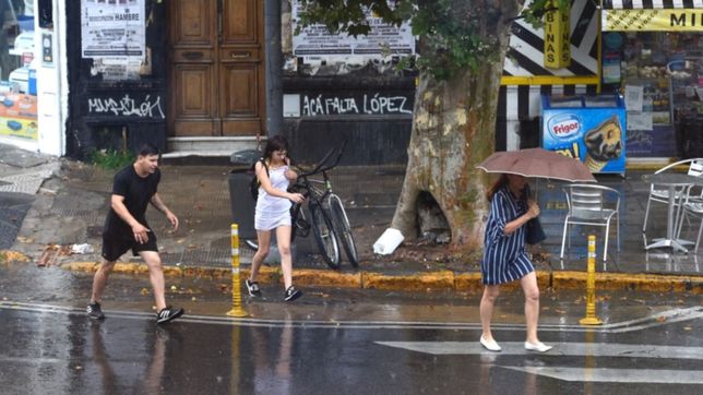 lunes con lluvias y tiempo pesado en la plata