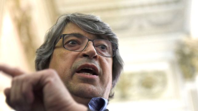 quien es el polemico exjuez platense cesar melazo que vuelve a tribunales, pero esposado