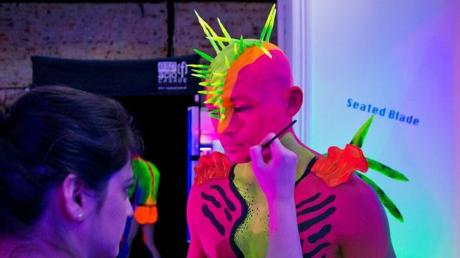 llega fibopa uv: el arte de pintar el cuerpo humano