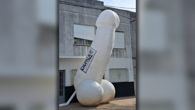 el particular inflable que aparecio en la plata y llamo la atencion de todos los vecinos