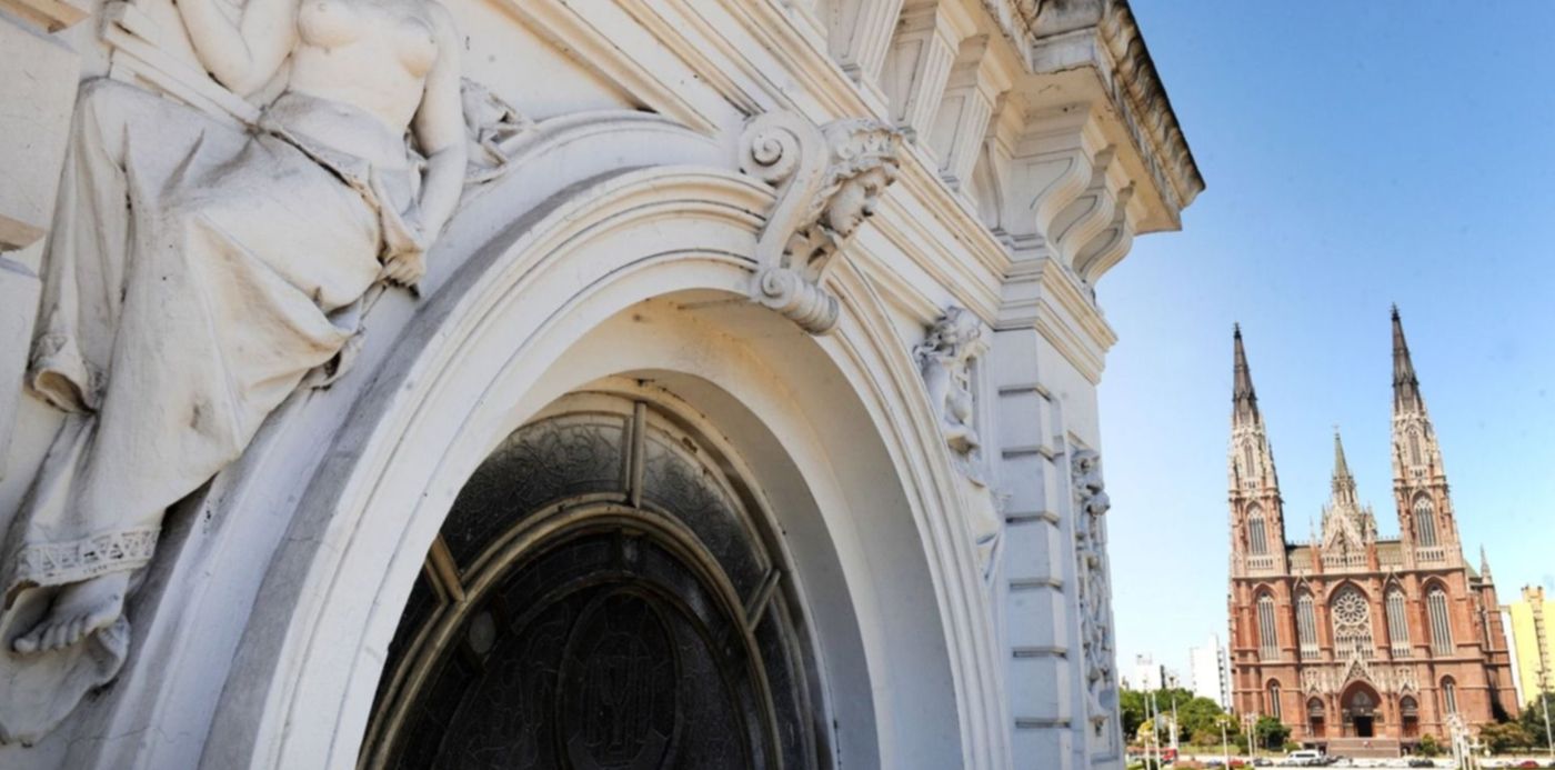 1533590493396.jpg?y=193&width=1469&height=735&rotate=0&scaleX=1&oh=973&x=17&scaleY=1&ow=1500&&cw=1920&ch=950