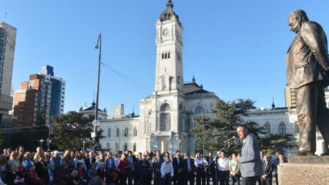 el radicalismo de la plata y la region homenajeo a raul alfonsin a 10 anos de su muerte