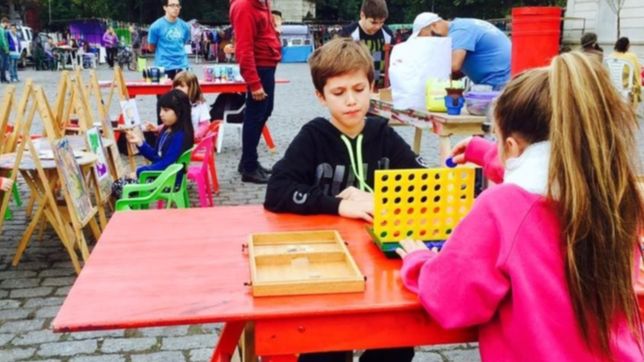 arranca un fin de semana de musica, circo, baile y juegos en meridiano v