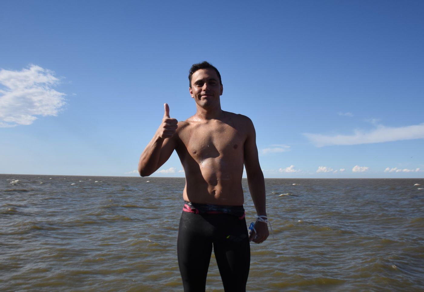 Ignacio Piaggio nadador de Coloia a Punta Lara (1).JPG