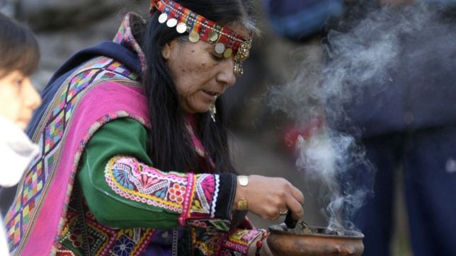 el dia de la pachamama se celebra este jueves en la plata con un ritual en la tierra