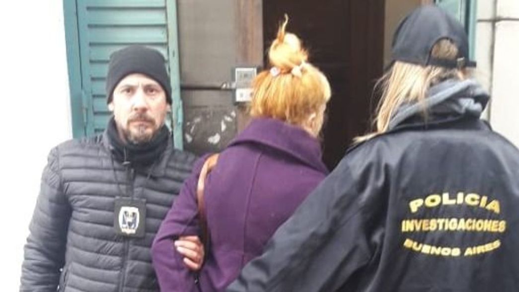 Violó el arresto domiciliario, se dio a la fuga pero terminó detenida