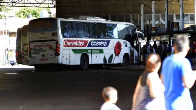 implementaran el pase sanitario en el transporte publico de la plata y la provincia