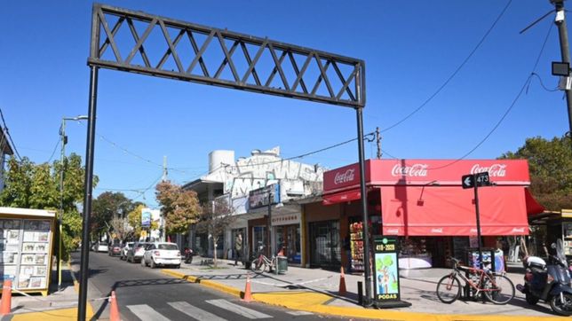 antes y despues: el renovado arco de bienvenida de city bell cambio por completo