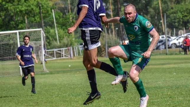 el lado futbolero de martin guzman: vino a la plata y jugo un picado con amigos