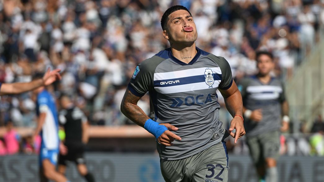 Marcelo Torres brilla en Gimnasia con sus goles y enamora a los hinchas