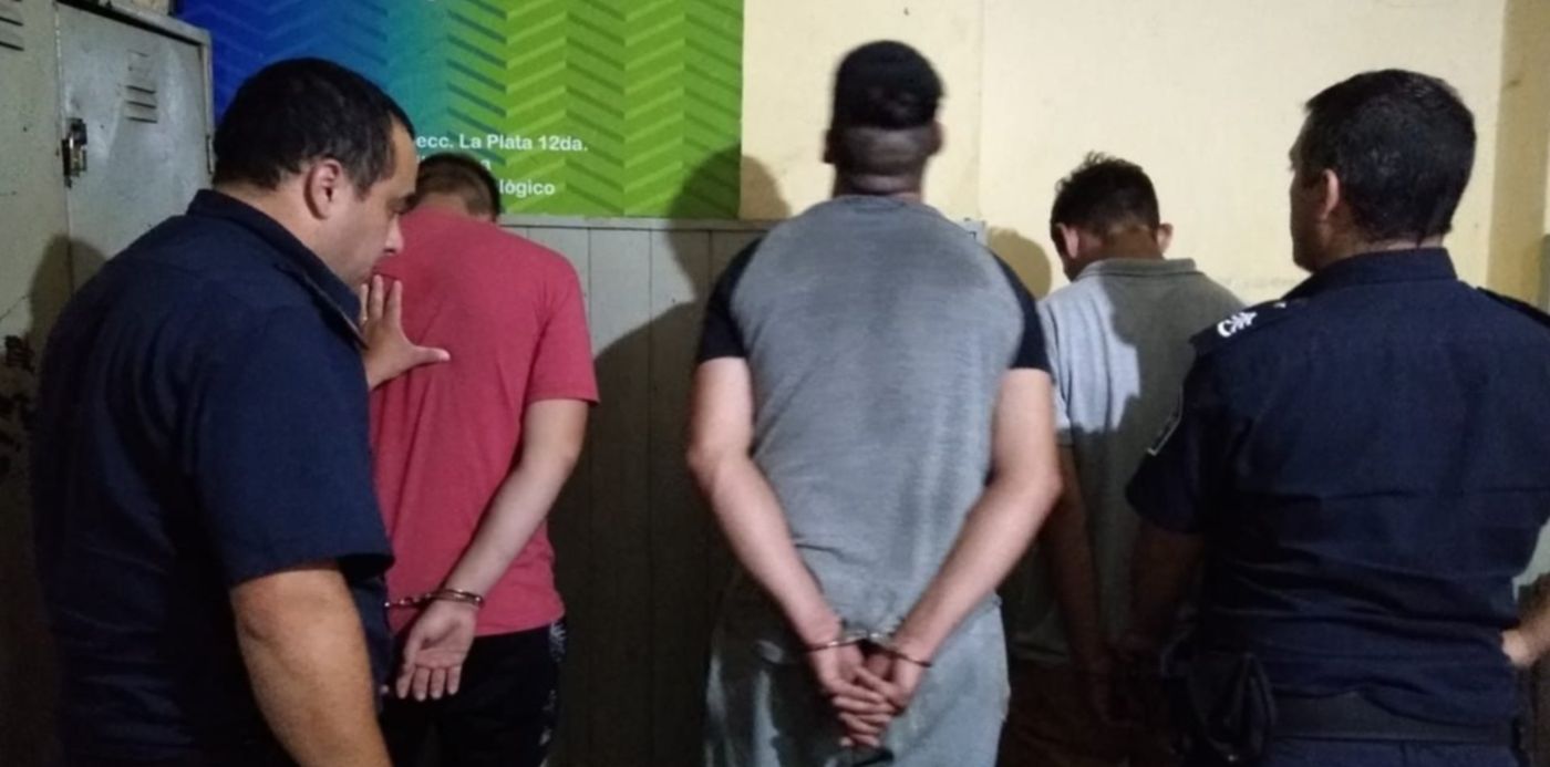 1585858372579.jpg?height=631&rotate=0&scaleX=1&scaleY=1&oh=960&y=162&width=1263&ow=1280&x=6&&cw=1920&ch=950