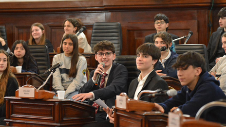 Alumnos secundarios se convirtieron en concejales por un día y se aprobará una ordenanza de ellos