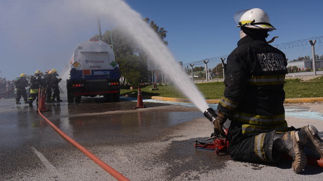 ypf realiza un simulacro de emergencias en una estacion de servicio y habra cortes en la plata y berisso