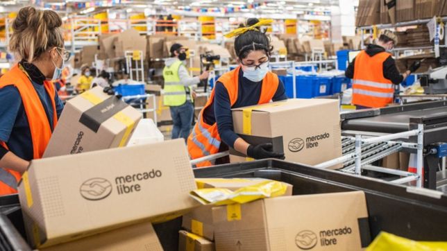 mercado libre lanzo una oferta laboral en argentina: ¿que puestos busca y como anotarse?