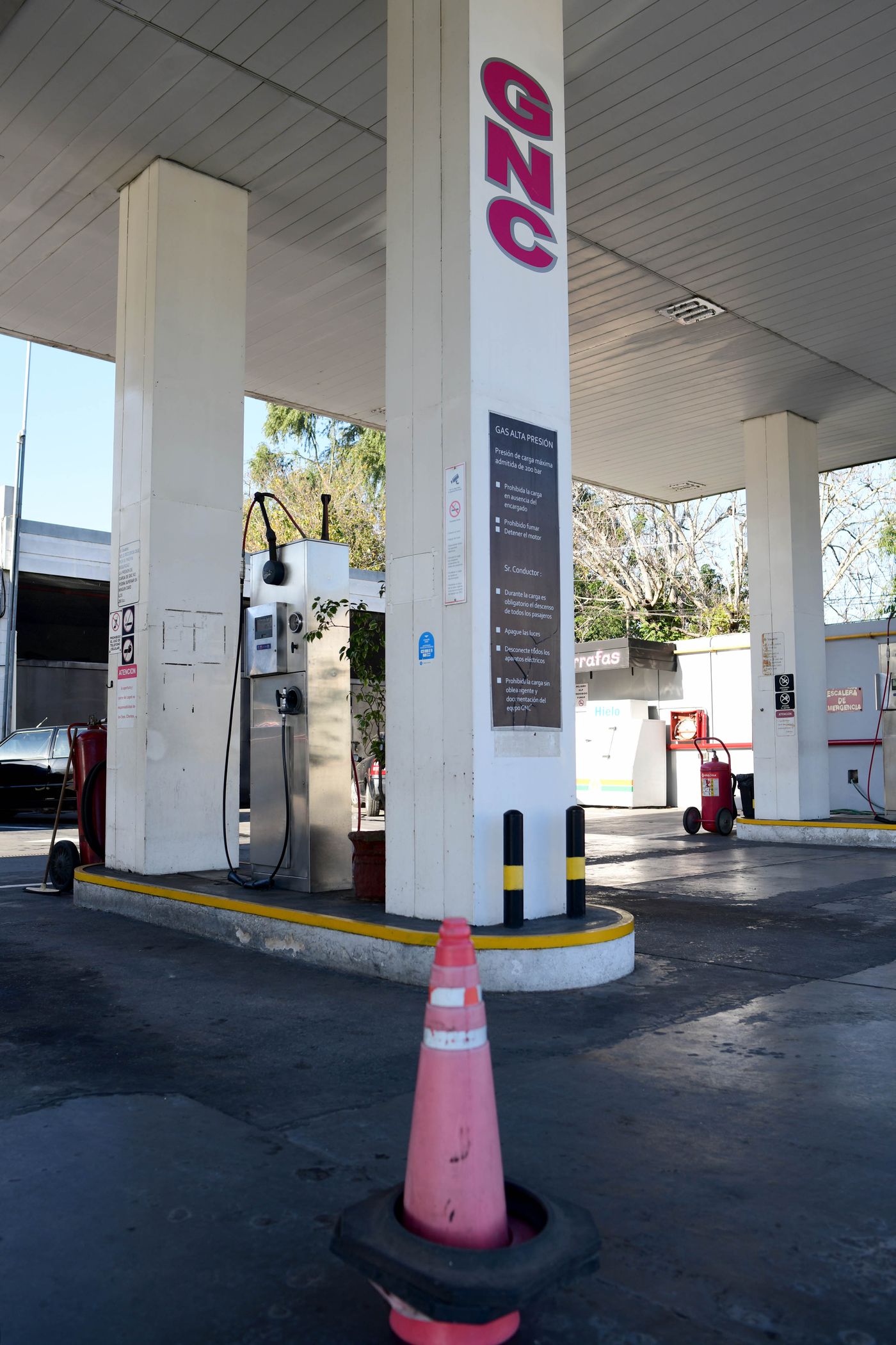 Las distribuidoras priorizan el gas para hogares, por eso varias estaciones de GNC están cerradas en medio de la ola polar