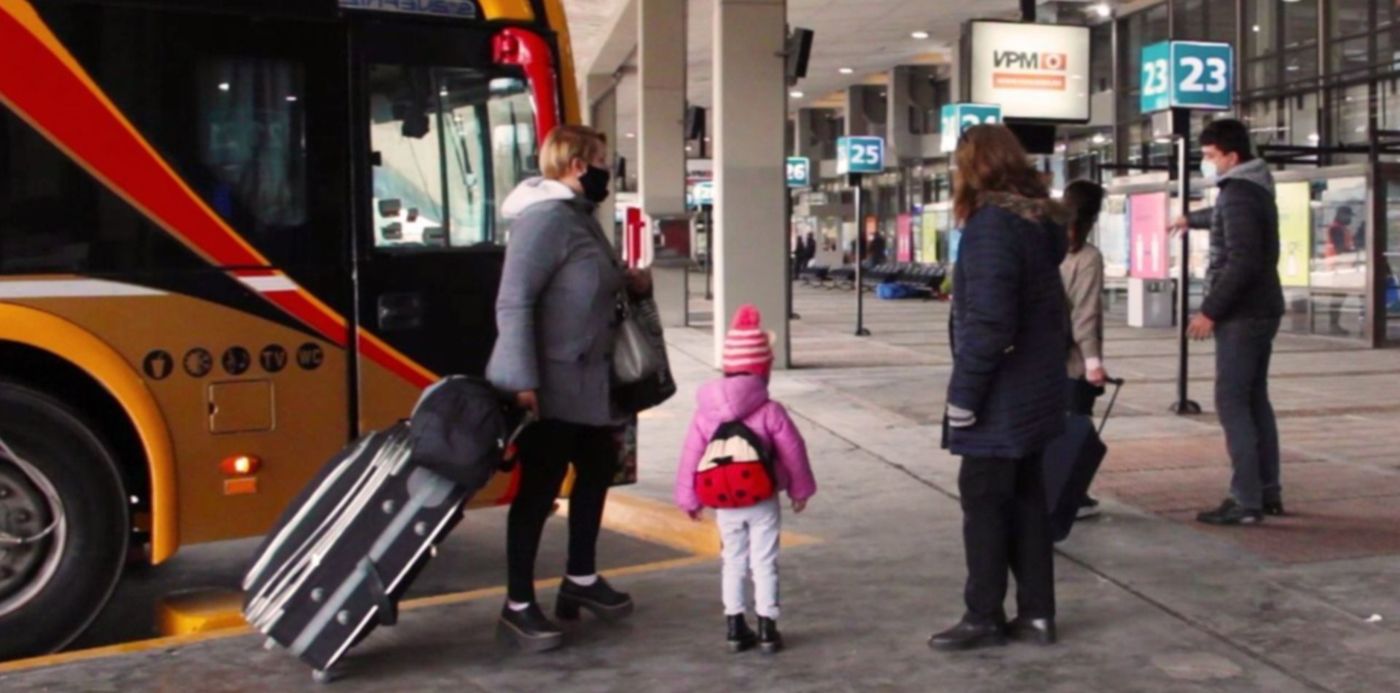 niño micro larga distancia