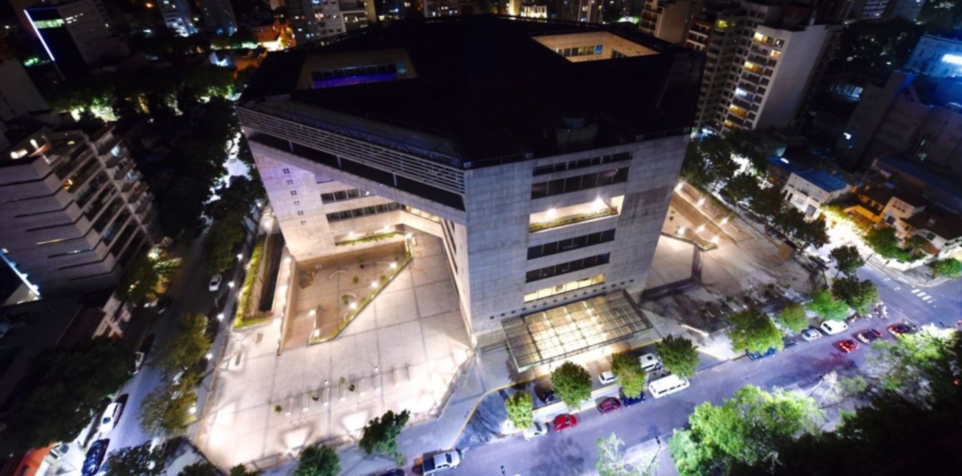 1647995515452.jpg?x=10&y=222&width=1473&height=737&rotate=0&scaleX=1&scaleY=1&ow=1500&oh=998&&cw=1920&ch=950