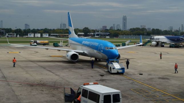 aerolineas argentinas sancionara al pasajero que aseguro tener una bomba en la valija