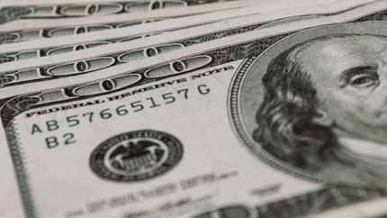 Oficializaron la aplicación del impuesto PAIS para el dólar importador