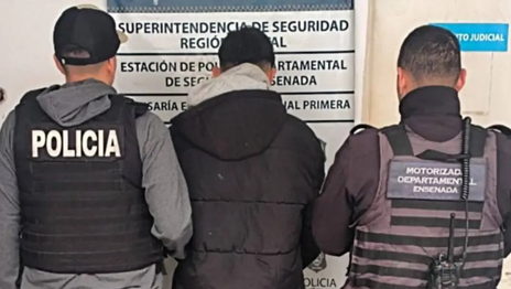 Detuvieron en Ensenada a un joven acusado de matar a tiros a un hombre en José C. Paz Detuvieron en Ensenada a un joven acusado de matar a tiros a un hombre en José C. Paz