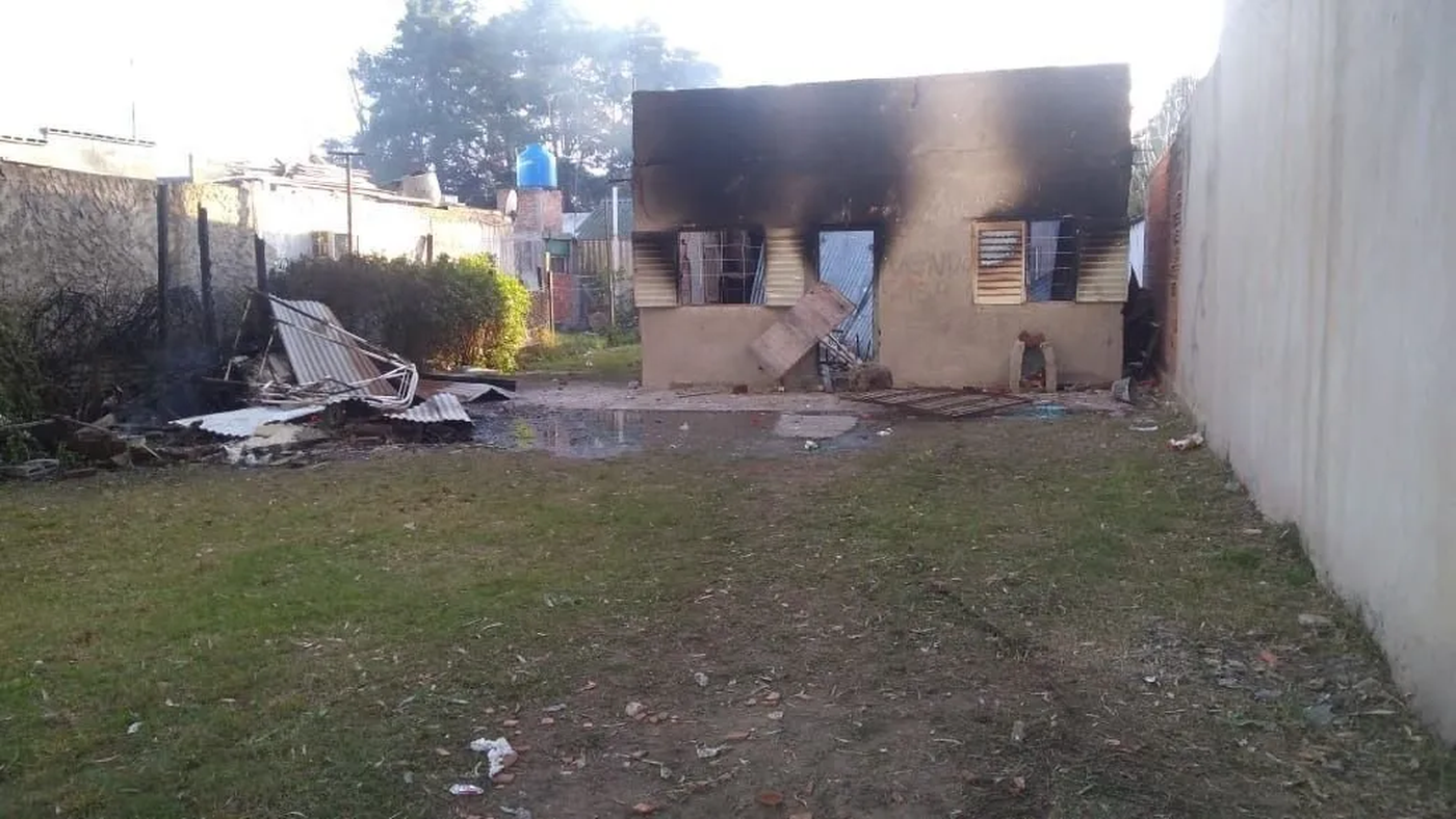 La casa del acusado fue incendiada tras el crimen