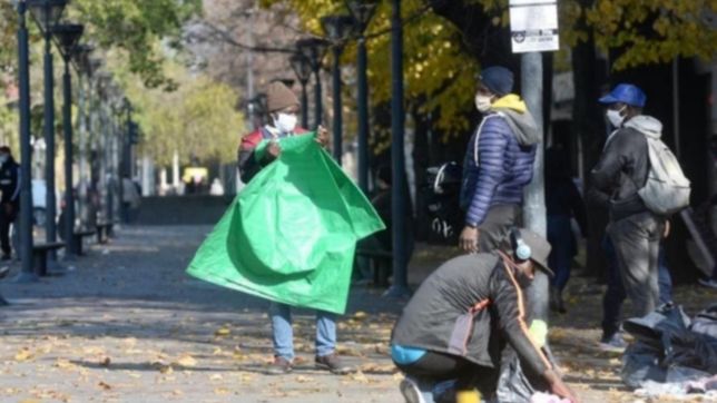 video: asi fue el violento cruce entre la policia y los manteros en la plata