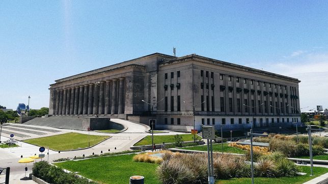 la uba lleva a la justicia el conflicto por el cumplimiento de la ley de financiamiento universitario