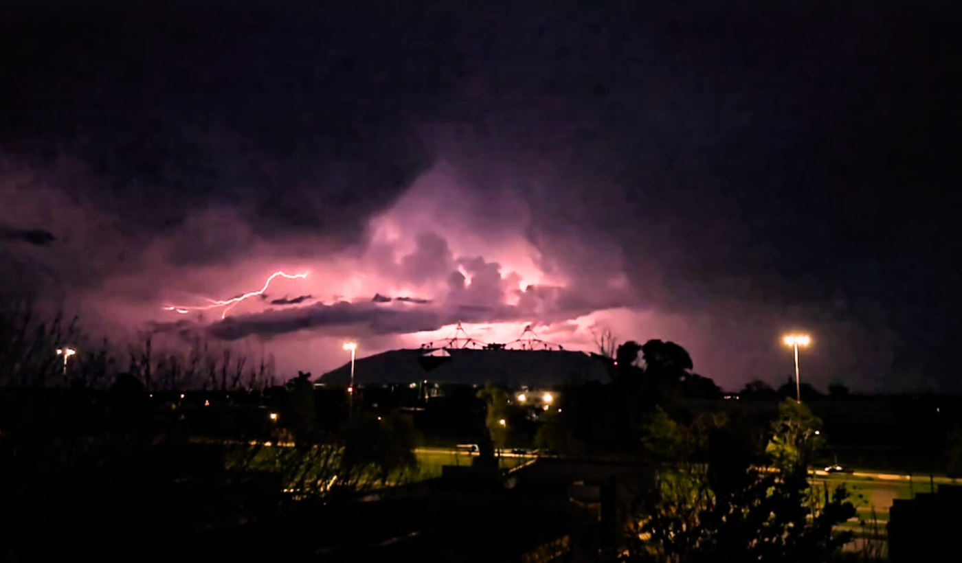 video tormenta en el estadio único.png