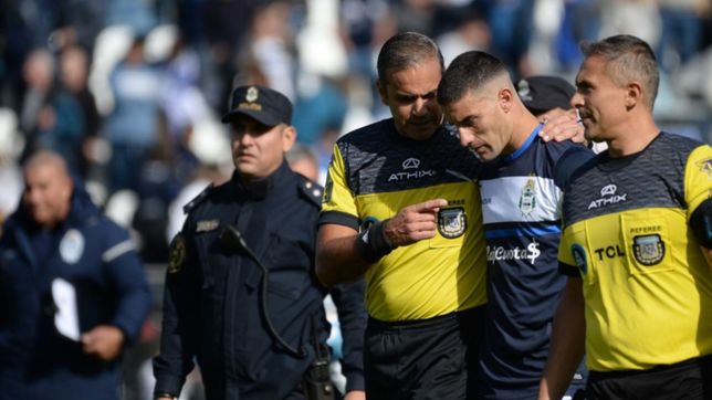 escandalo en el bosque: el var le anulo un gol a gimnasia por un offside que nunca existio