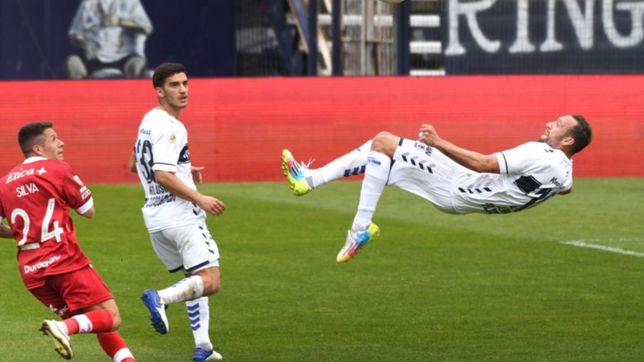 un gol mal anulado le impidio a gimnasia sumar de a tres en el bosque