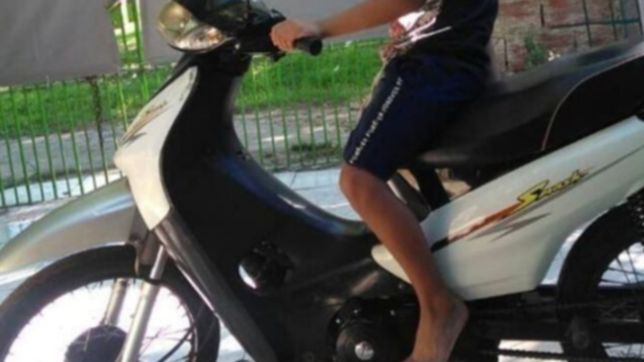 dos ladrones le robaron la moto y pide ayuda para encontrarla: ?es la unica que tengo?