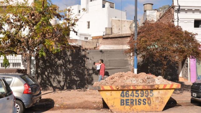 un obrero en grave estado tras caer en una obra de diagonal 79 y 58