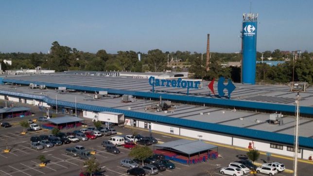 la plata: intento estafar a carrefour con una tarjeta de debito ajena y termino detenido