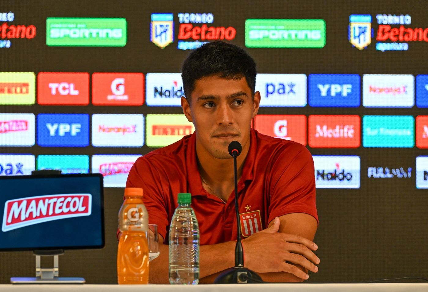 Santiago Núñez Estudiantes Conferencia.jpg