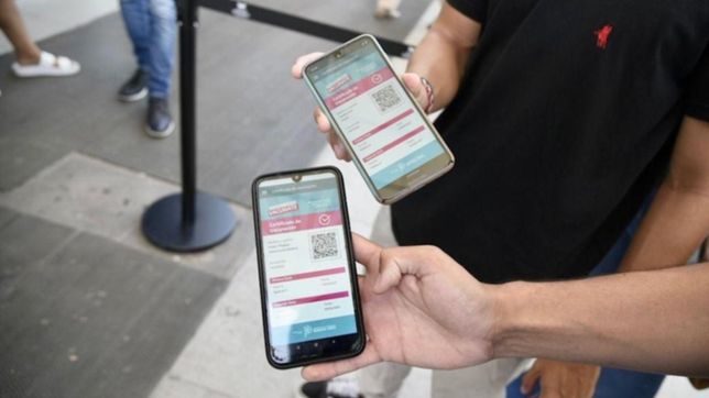 pase sanitario en la plata: ya es obligatorio para actividades en espacios cerrados