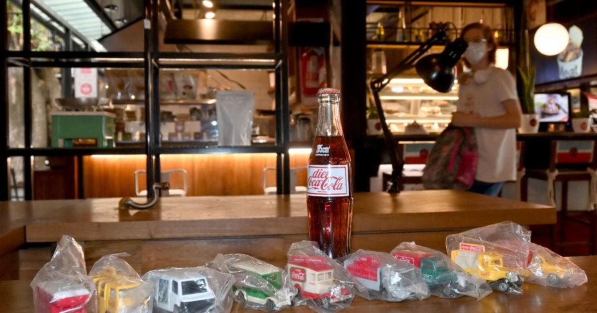 Los fascinantes recuerdos de Julio Villarreal, el Señor Coca-Cola de La  Plata