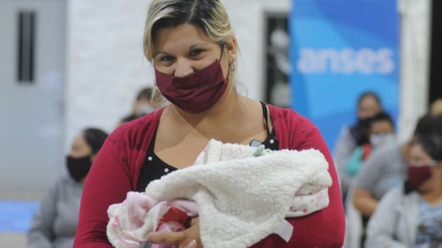 anses lanza el programa acompanar con ayudas de $28.000: ¿quienes lo pueden cobrar y como?