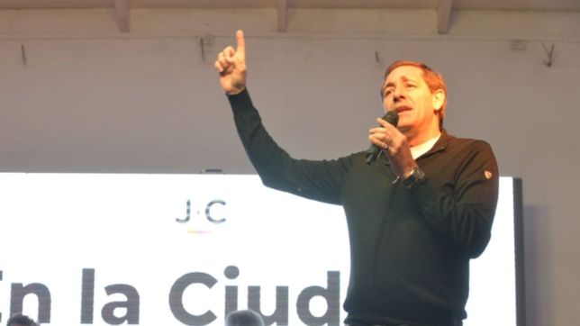 dura advertencia de garro: corremos el riesgo de no pagar los sueldos a fin de ano