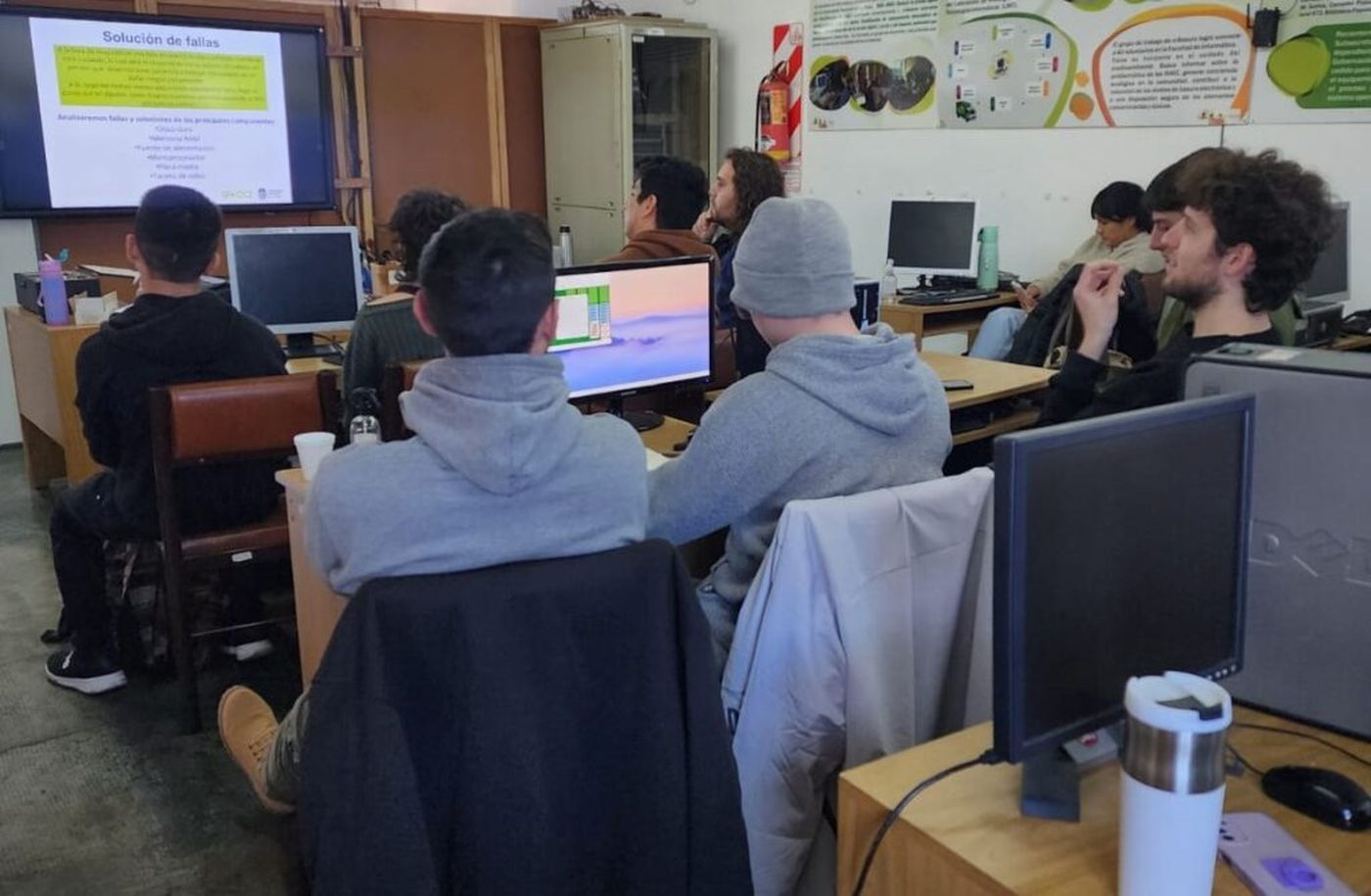 cursos reparación de pc ekoa unlp 1