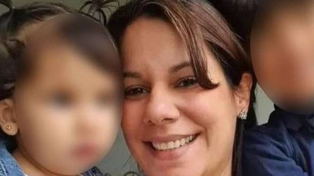 conmocion: murio deshidratada tras amamantar a sus hijos para salvarlos de un naufragio