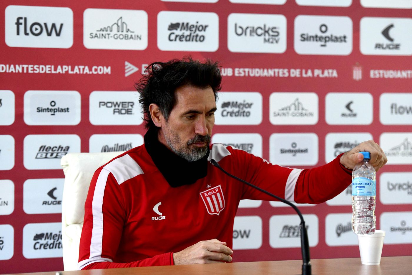 Estudiantes Domínguez conferencia 2.JPG