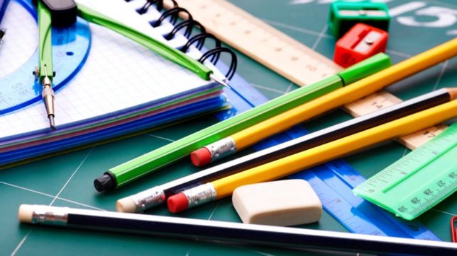 vuelven las clases y el punto fijo del mercado en tu barrio suma utiles y calzado baratos